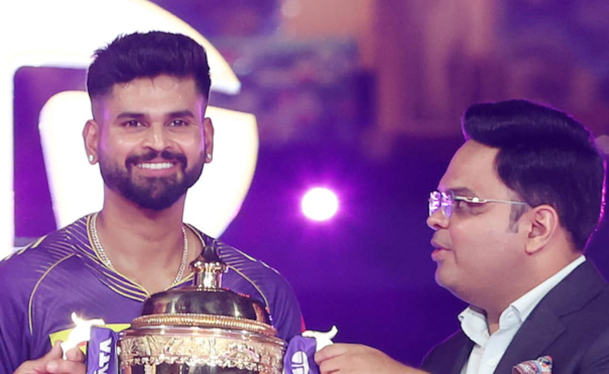 1730470836 Mnftnca8 Shreyas Iyer Ipl Trophy Bcci 625x300 30 October 24.jpg