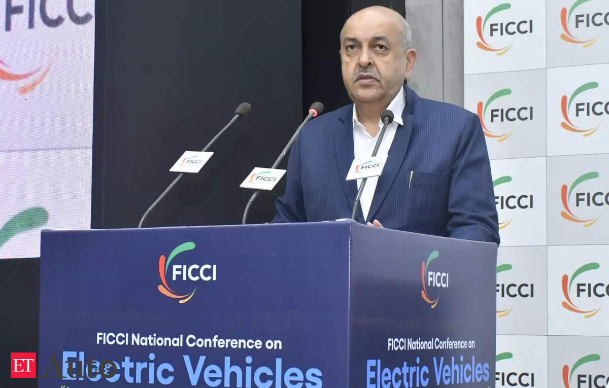 We Need To Look At Taxation On Batteries And Ev Charging Services Says Pm Advisor Tarun Kapoor.jpg