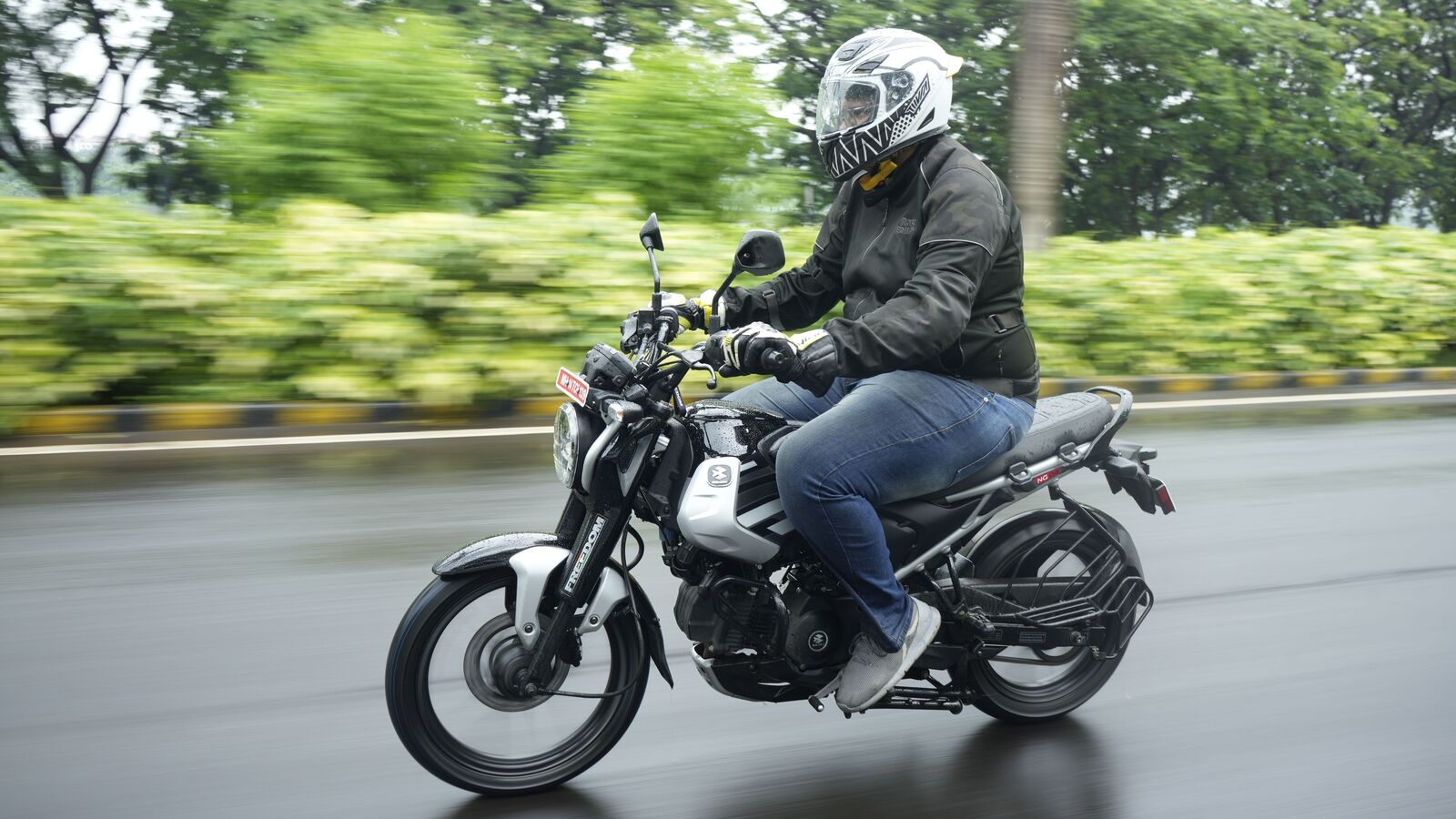 Bajaj Freedom 125 1722307438617 1733377781473.jpg