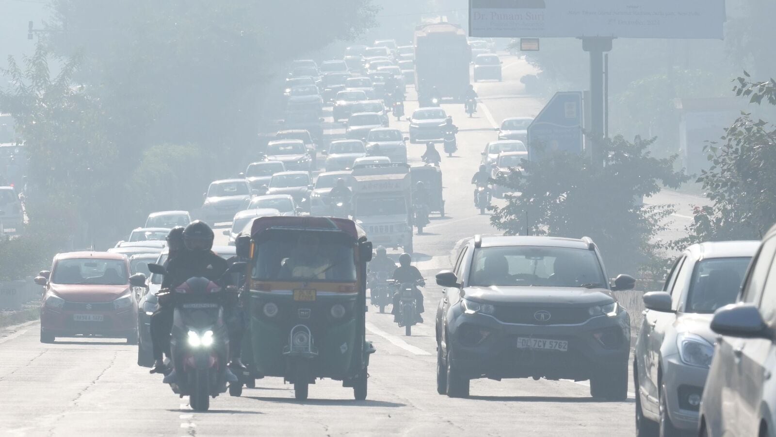 Delhi Pollution Vehicle Emission 1733367739482 1733367739801.jpg